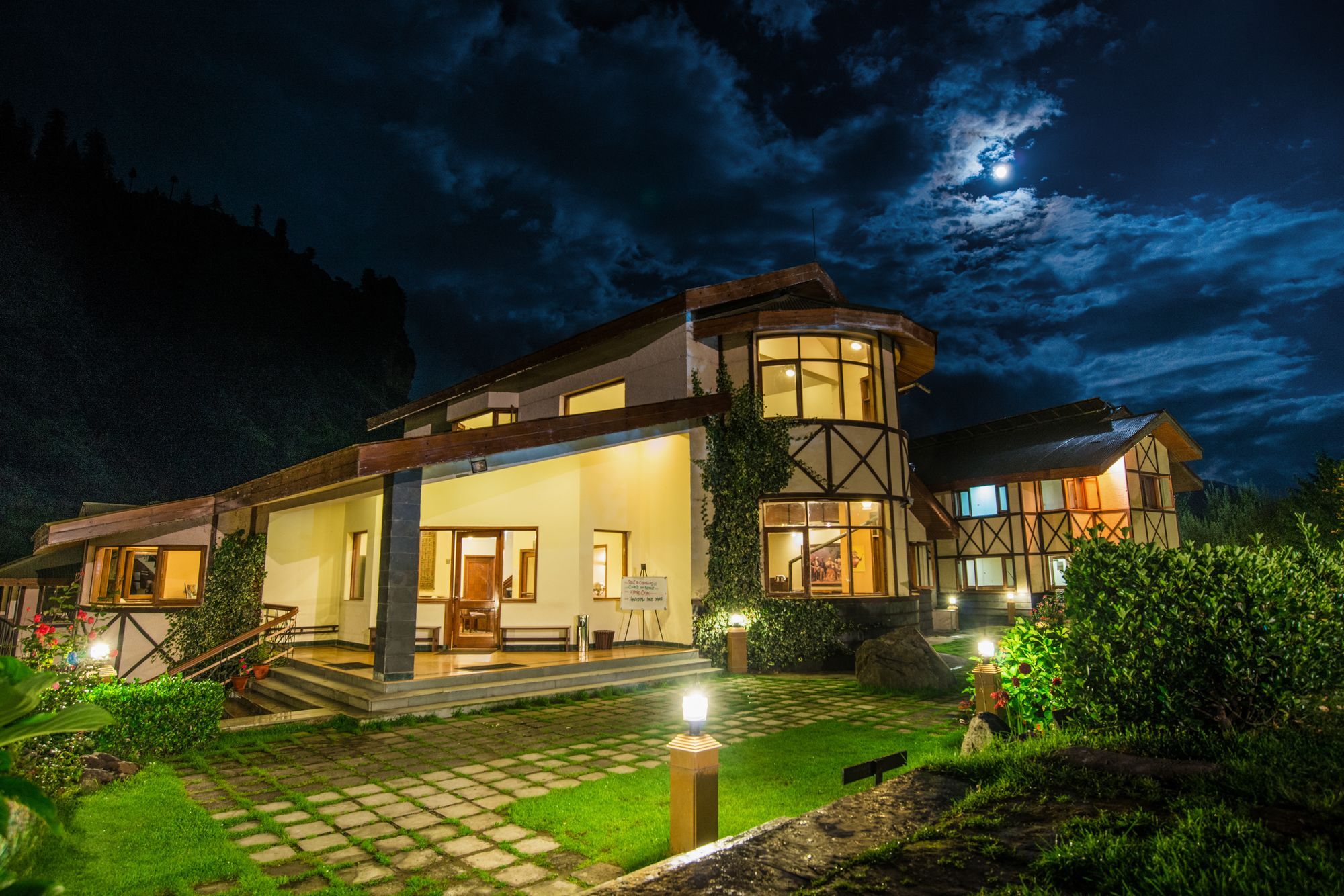 Solang Valley Resort Palchan Екстер'єр фото