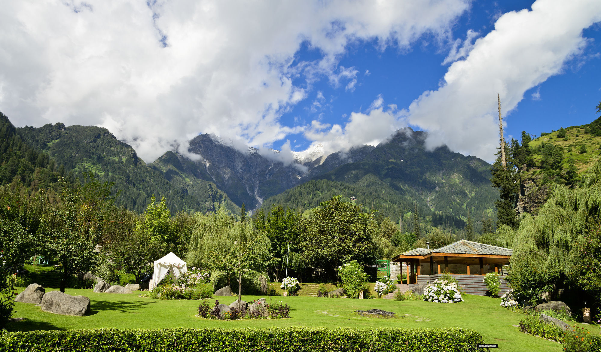 Solang Valley Resort Palchan Екстер'єр фото